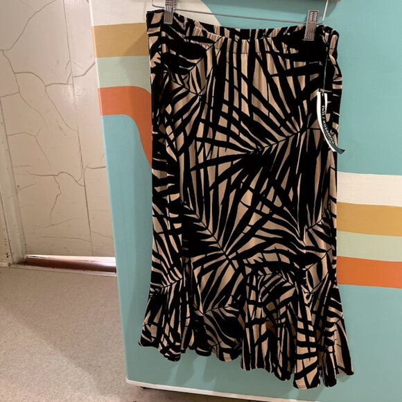 Swingy Neutral Leaf Print Skirt Flare | NWT Sz 12 - Picture 5 of 6